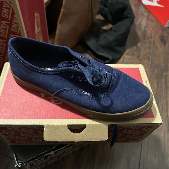 Vans - Picture 1 of 2